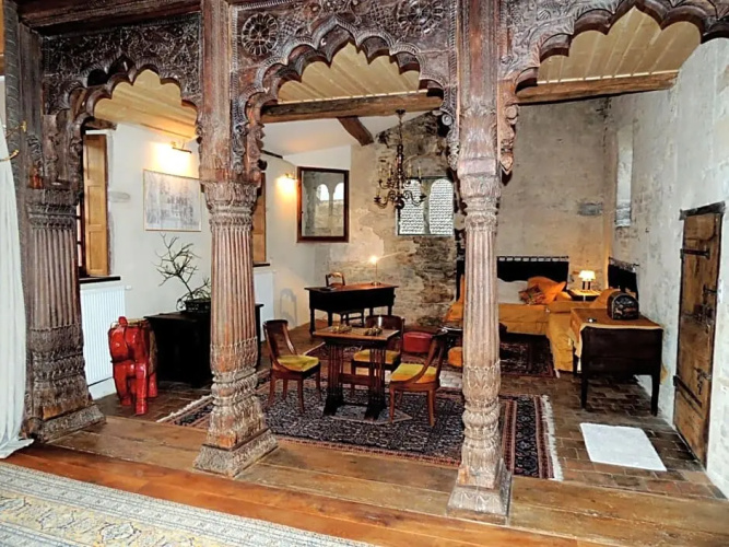 Maison Romane 1136