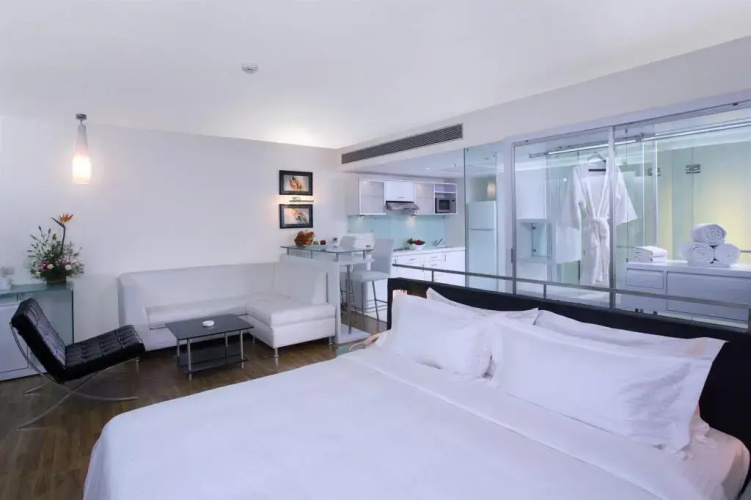 St Laurn Suites