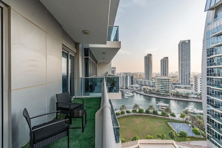 2 Bedrooms Apartment