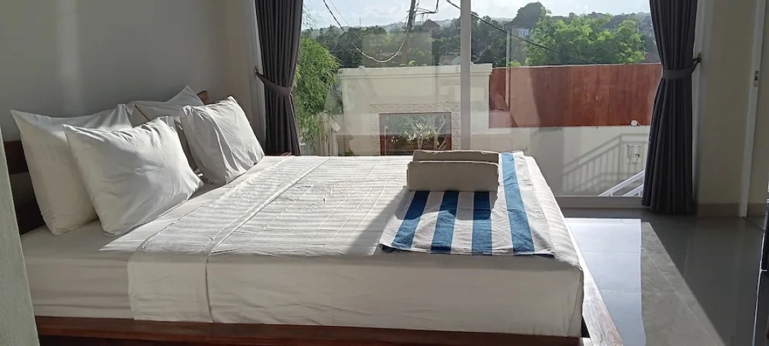 2 Bedrooms Classic Villa with land view