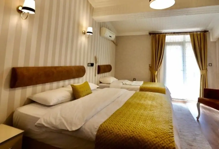 Standard Triple room
