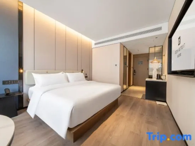 Standard Double room with city view