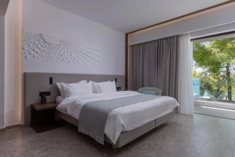 Deluxe Double room with partial sea view