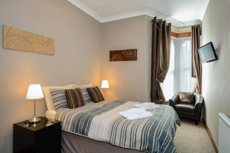 Tanes Hotel