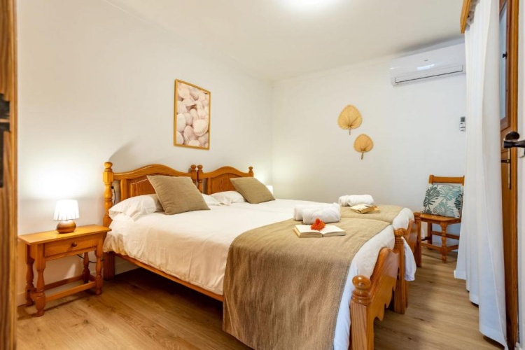 2 Bedrooms Apartment with sea view
