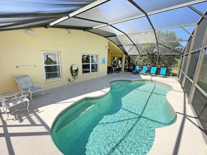 4 Bedrooms Cottage