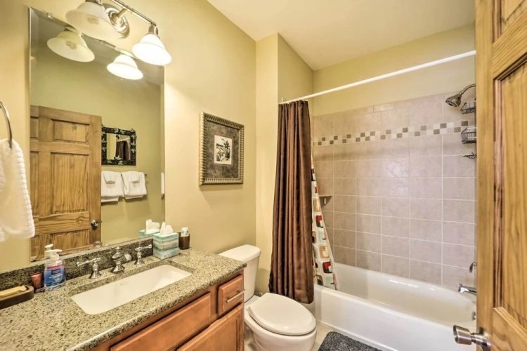 2 Bedrooms Apartment