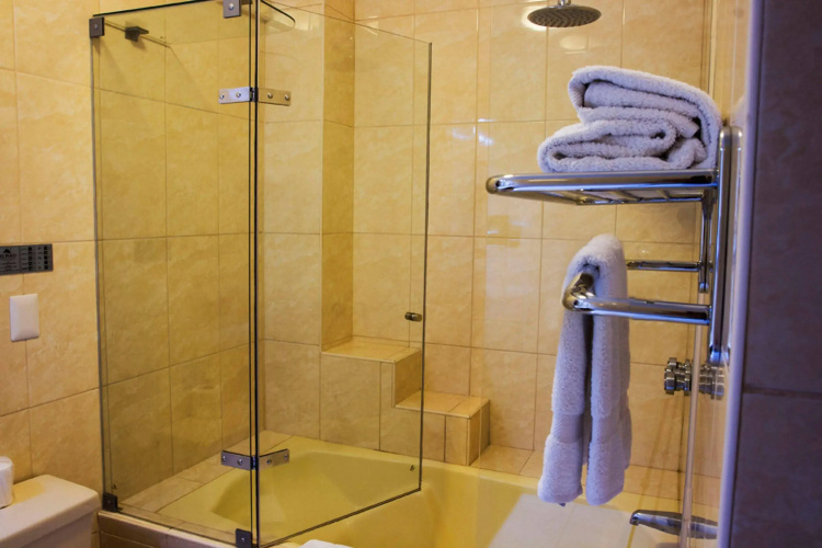 El Polo Hotel & Suites