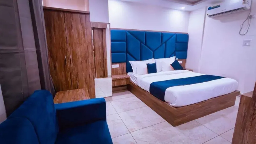 Hotel The Katra Avenue