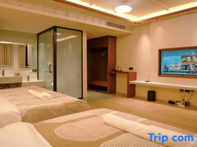 Standard Family room with sunrise view