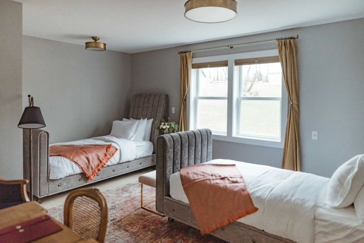 Standard Twin room with garden view