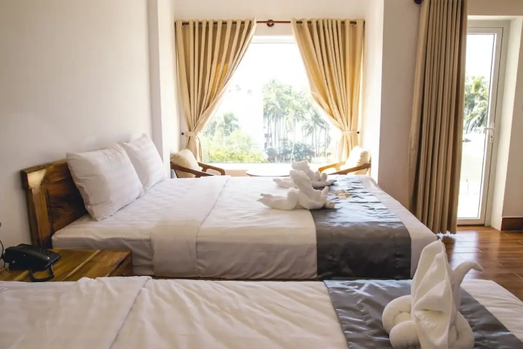 Standard Quadruple Family room with balcony and with sea view