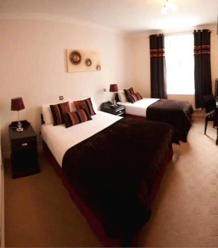 Standard Triple room