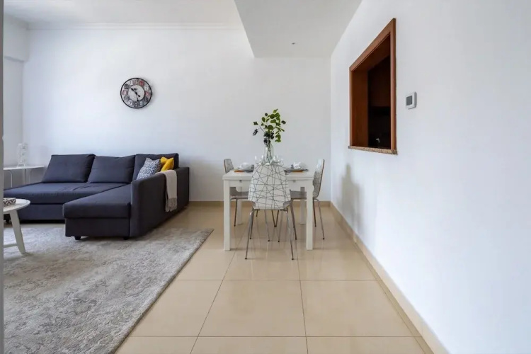 Visually Unique 1BR Apartment in JLT - Sleeps 4!