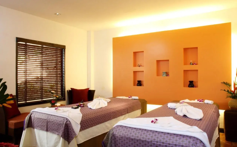 All Seasons Naiharn Phuket