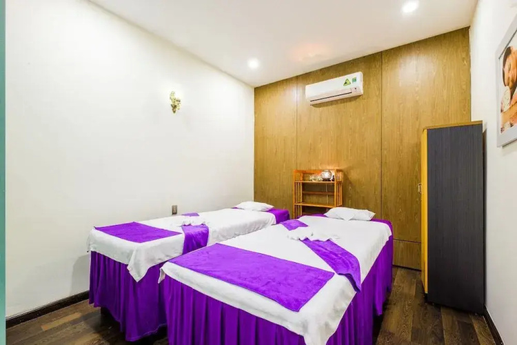 OYO 122 GIC Land Hotel