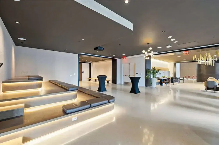 Luxury 2br-2bth Balcony Pool