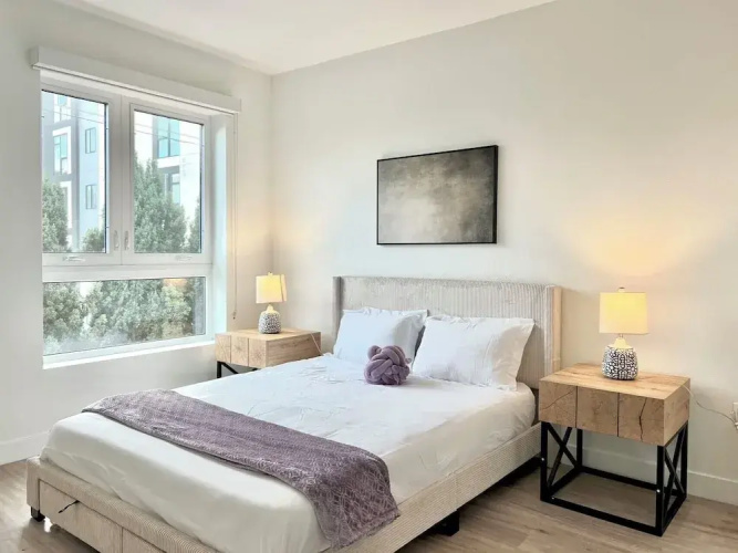 Stylish LA Studio Prime Location