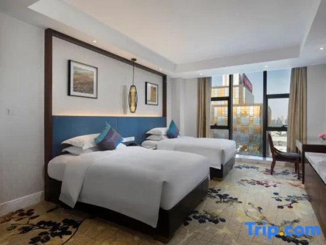 Deluxe Family Suite