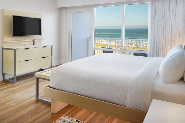 Double Studio with balcony and with bay view