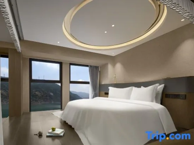Suite with river view