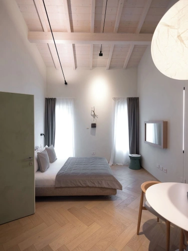2 Bedrooms Luxury Penthouse room with balcony and with city view