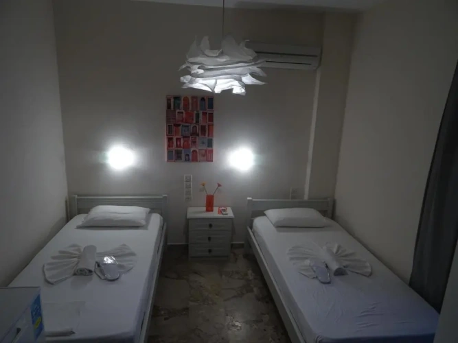 Standard Twin room with garden view