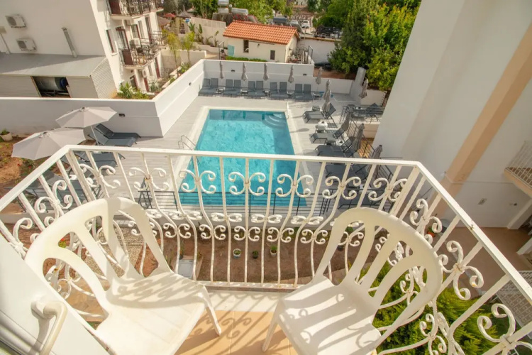 Celeste Hotel
