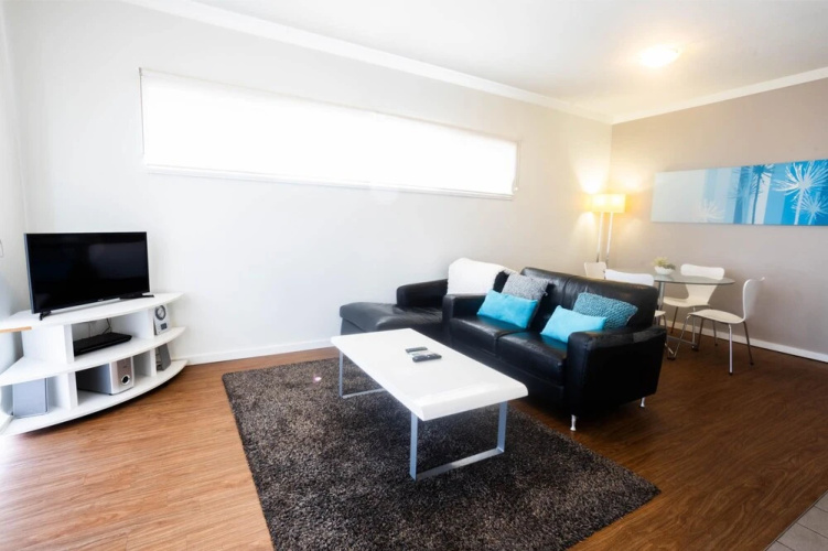Lovely 2BR Apartment in West Perth With Parking!