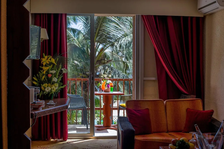 Hotel Jardin Savana