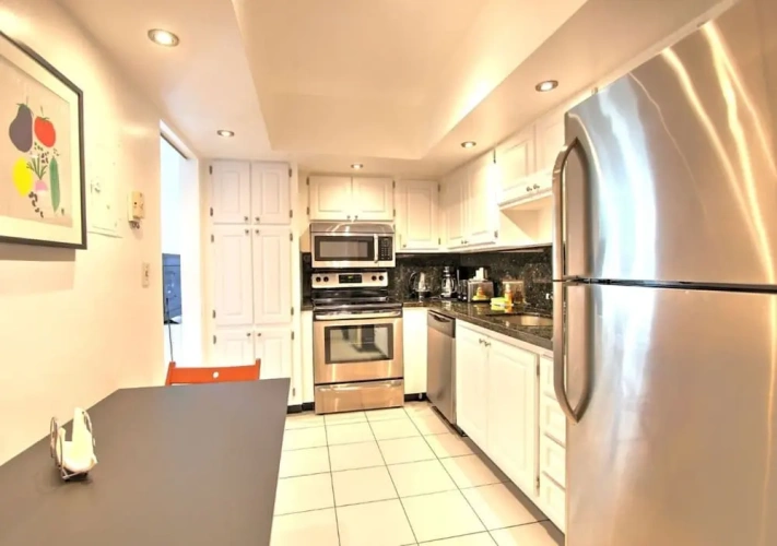 1 Bedroom Standard Family room with balcony and with harbour view