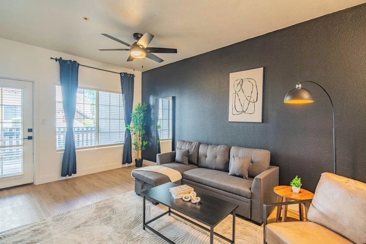 2 Bedrooms Luxury Apartment