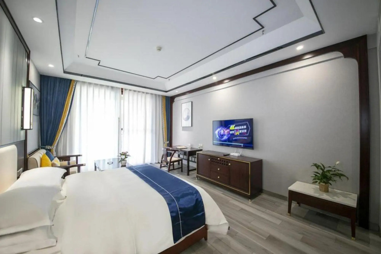 Longchen Hotel