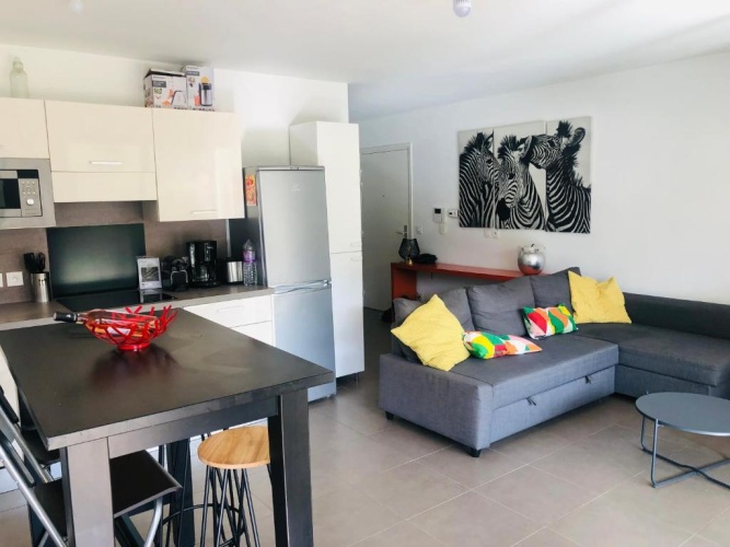 3 Bedrooms Apartment