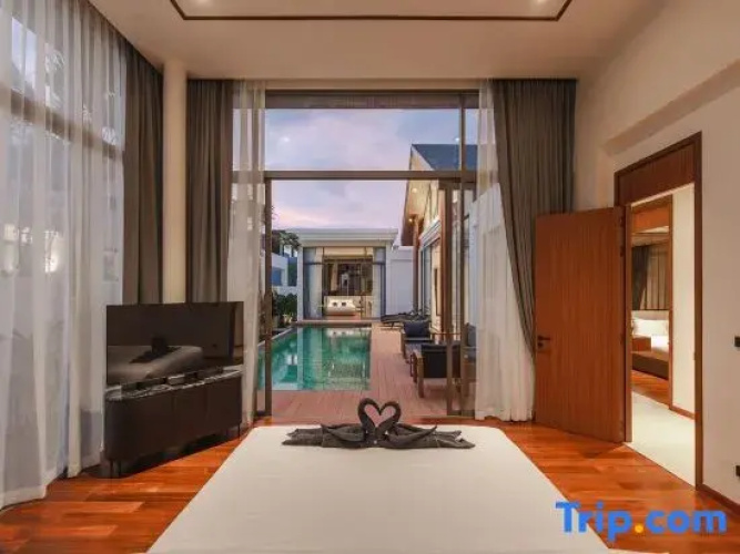 *Quiet Glamour Oasis - 4BR Poolside Sanctuary V186