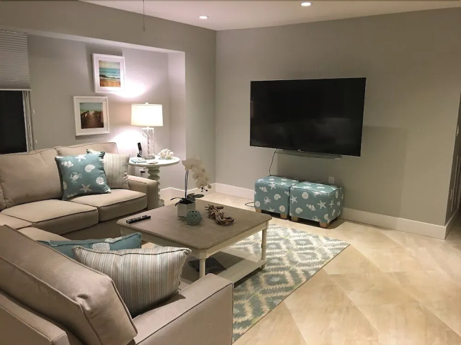 Jamaica Royale - 804 - 2 Br Condo