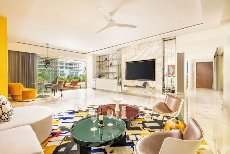 2 Bedrooms Suite with balcony