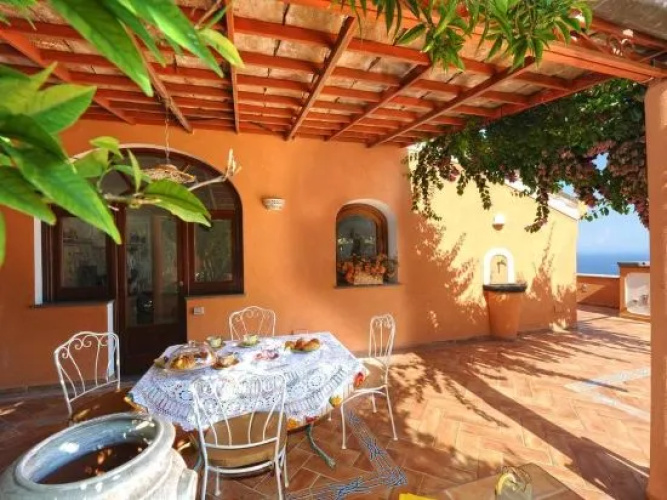 Casa Mastro Apartments