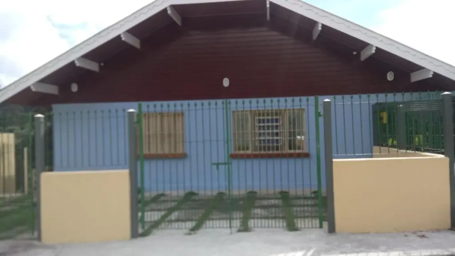 4 Bedrooms Cottage