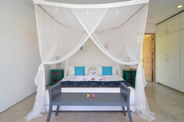 "stunning 4 Bedrooms Private Pool Villa in Canggu"