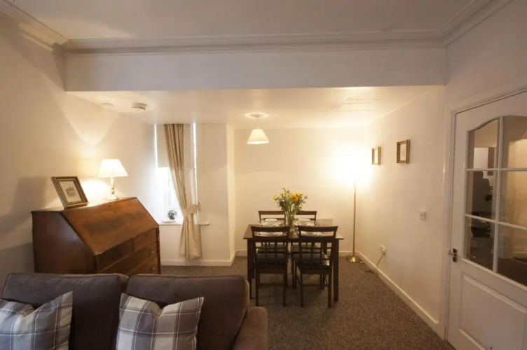 Allan Stream Apartment