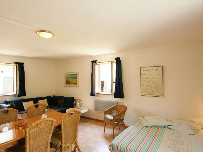 Appealing Apartment in Vezac With Swimming Pool