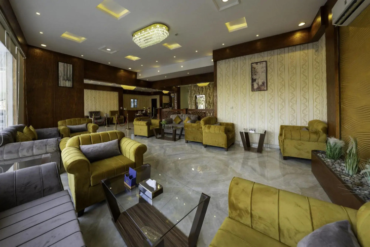 The Palace Hotel Suites 2