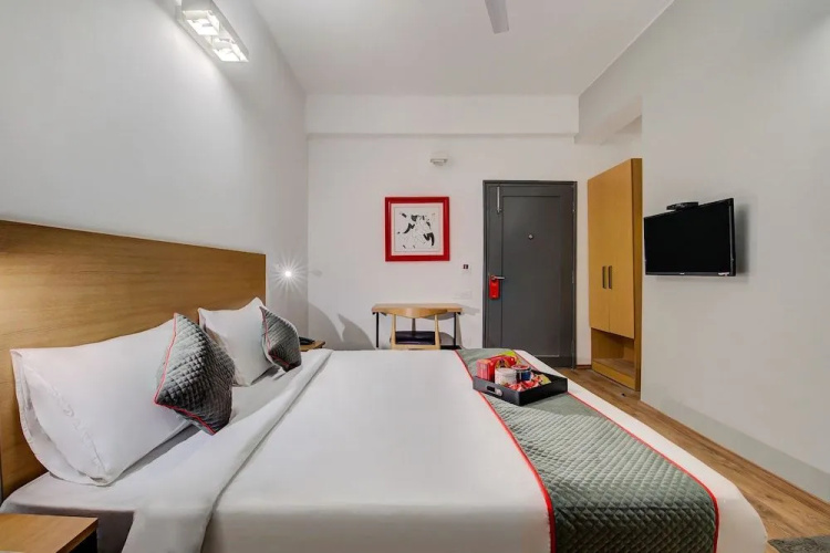 OYO Townhouse 073 Swargate