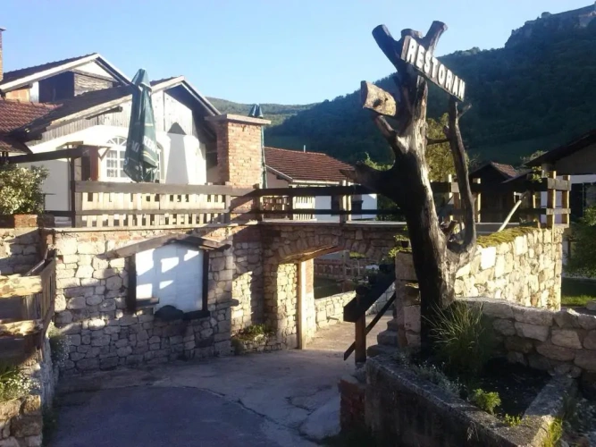 3 Bedrooms Cottage