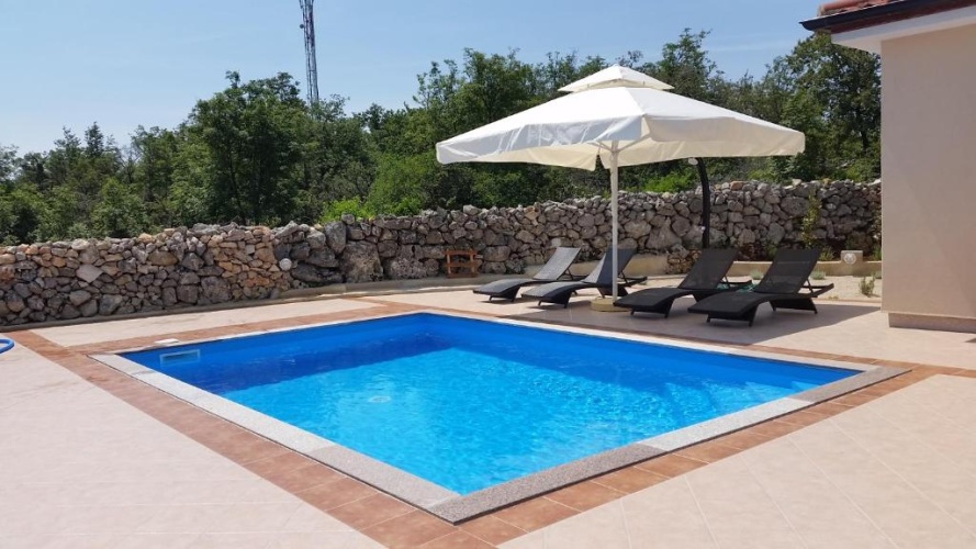 3 Bedrooms Villa