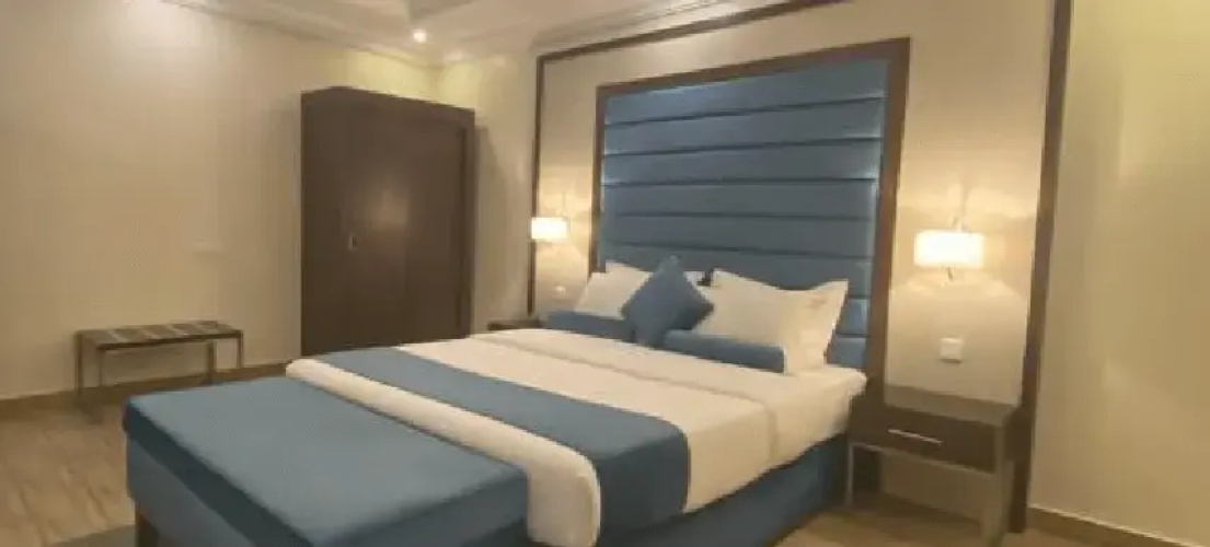The Palace Hotel Suites 4