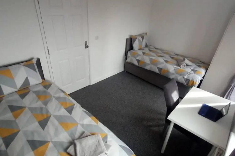 Entire House With 3 Bedrooms