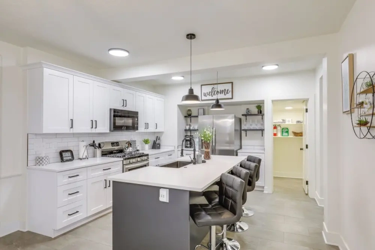 4 Bedrooms Cottage