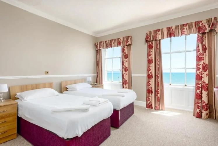Standard Twin room with sea view
